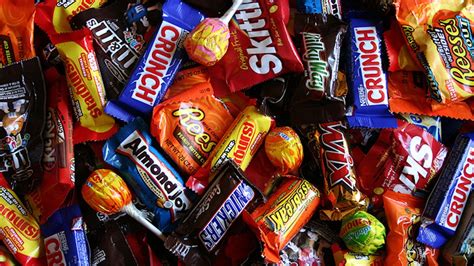 These places in the Chicago area are accepting leftover Halloween candy donations